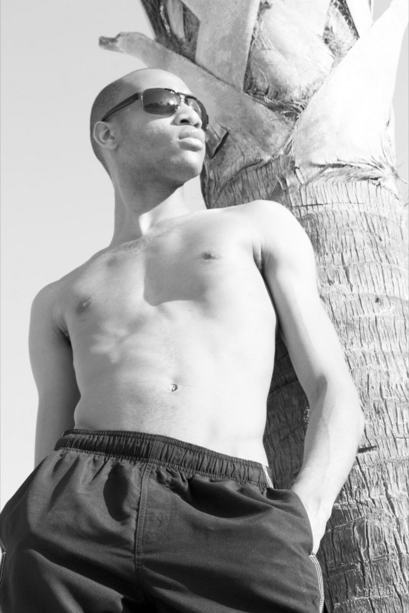 Male model photo shoot of Naveen Jordan 