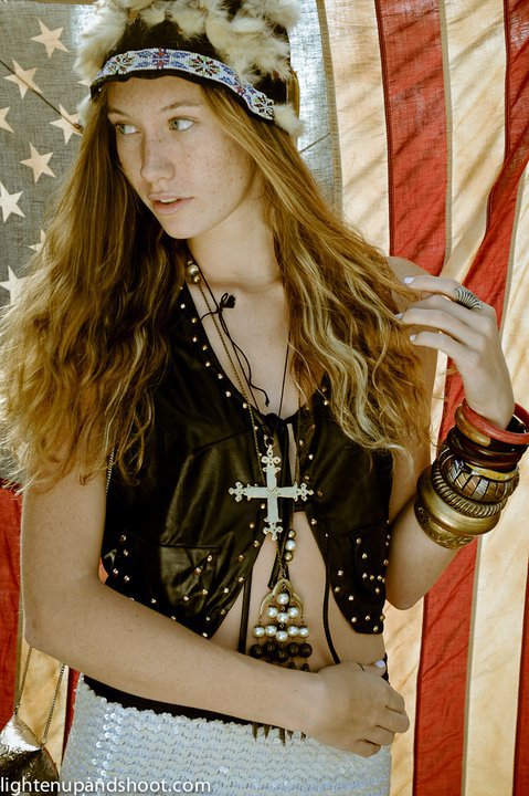 Female model photo shoot of Rachel Ellen Reed