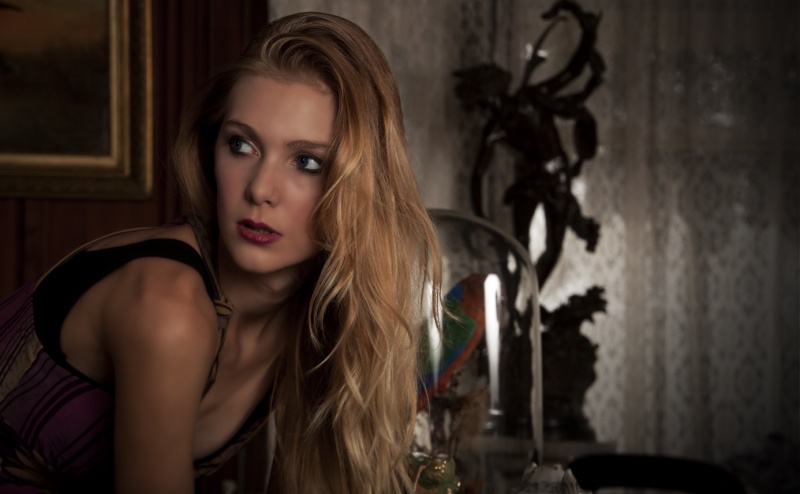 Female model photo shoot of Victoria-Anna