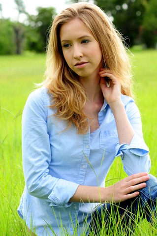 Female model photo shoot of Madelyn Dare