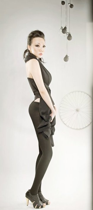 Female model photo shoot of Jasmine Liu