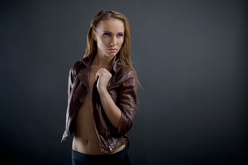 Female model photo shoot of ana maria hirtauca