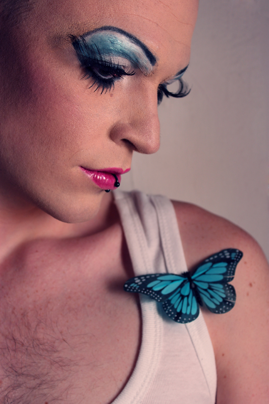 Female model photo shoot of Isserley Photography in Gent, makeup by Exquis Make-Up