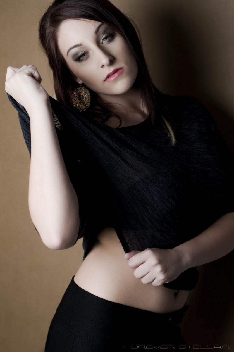 Female model photo shoot of Allyson Hailey by Esencia Bella