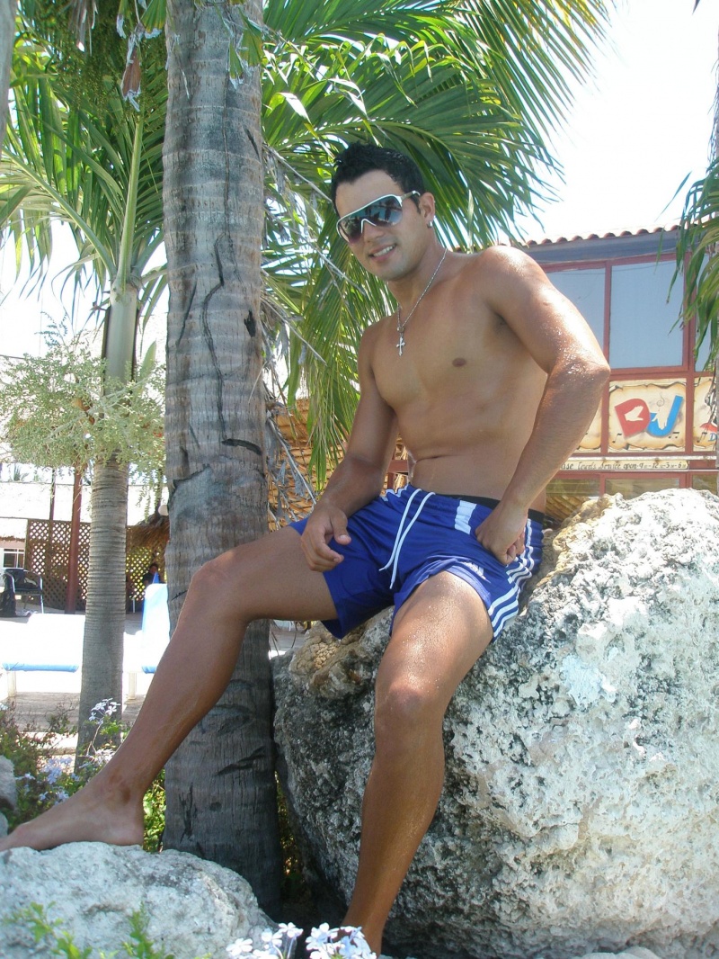 Male model photo shoot of Jorgito in Santa Lucia,Cuba