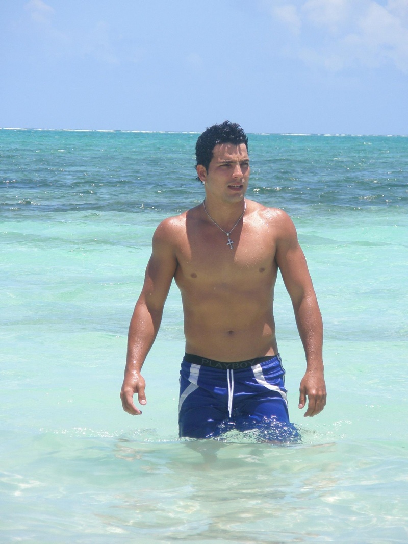 Male model photo shoot of Jorgito in Santa Lucia, Cuba