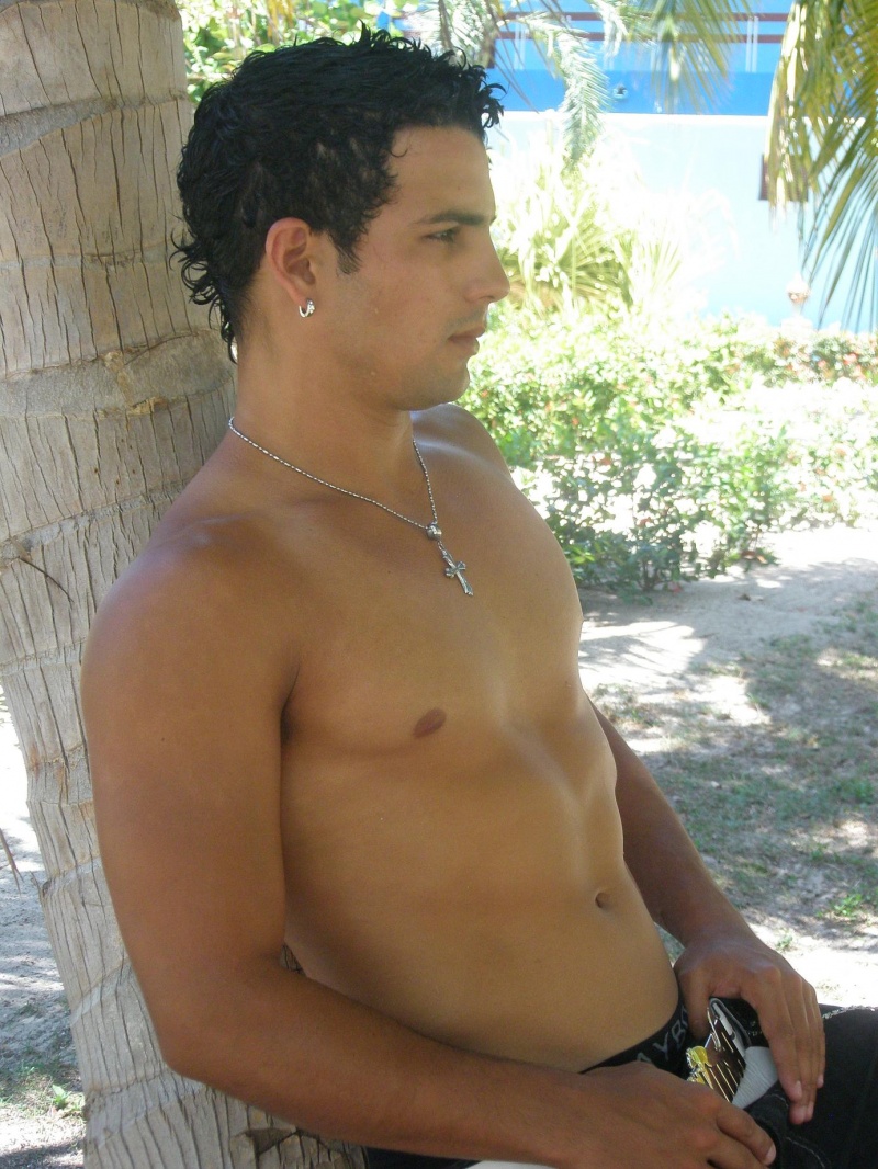 Male model photo shoot of Jorgito
