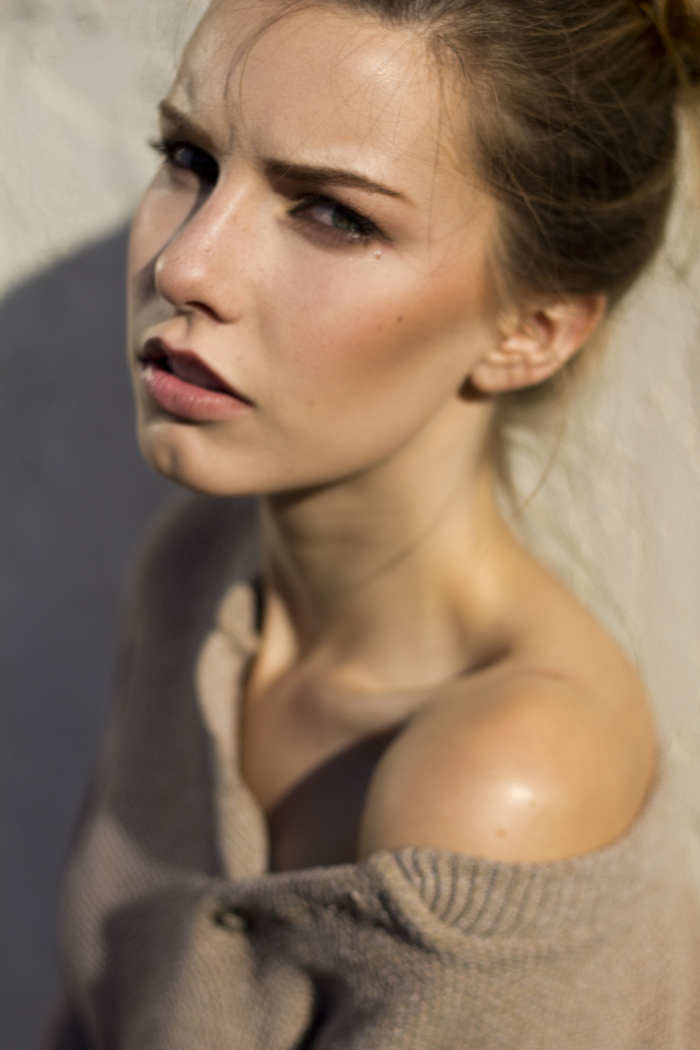Female model photo shoot of Brooke Hill Makeup