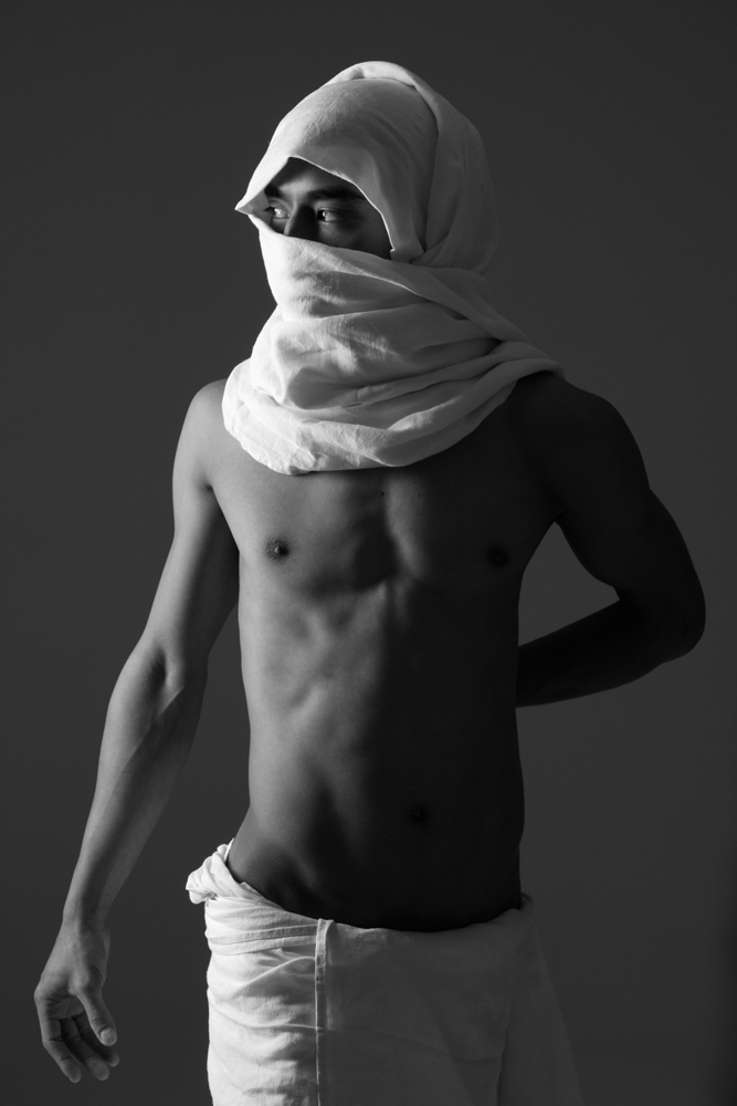 Male model photo shoot of Aizl