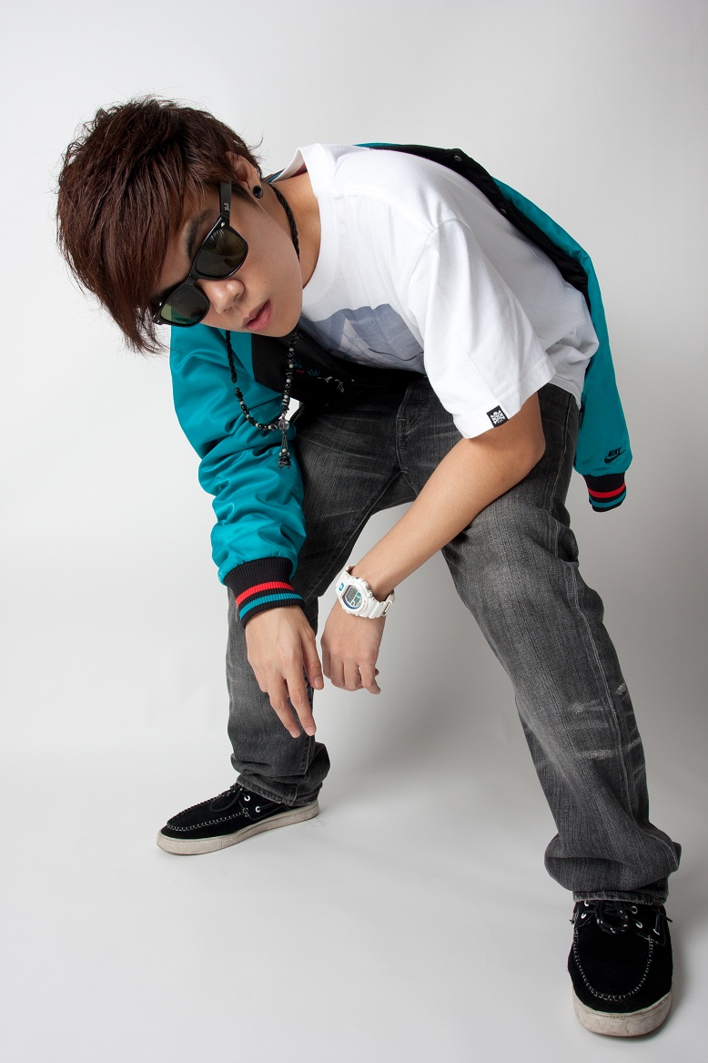 Male model photo shoot of Junyang