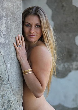 Female model photo shoot of Callienne in marin headlands