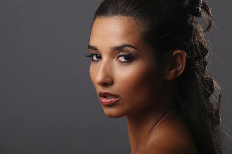 Female model photo shoot of Lavish Pink Makeup 