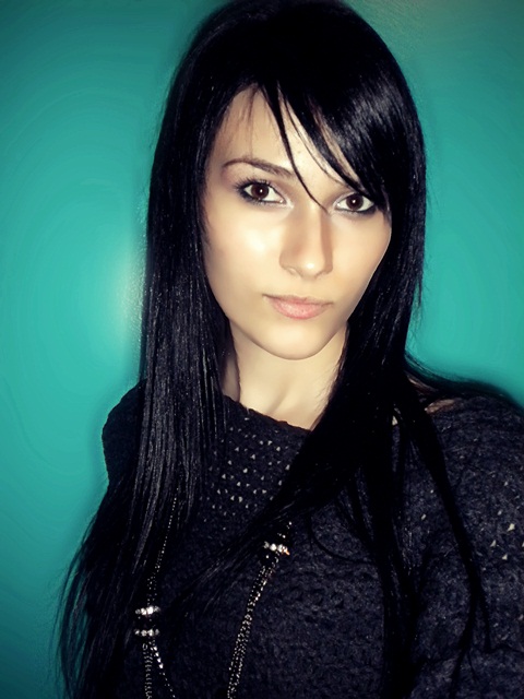 Female model photo shoot of Olesya Ga