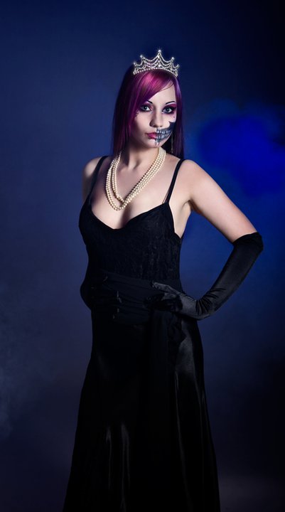 Female model photo shoot of VioletMorphine