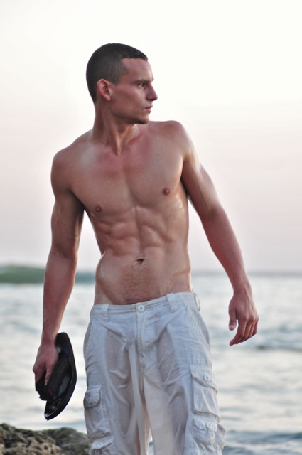 Male model photo shoot of RUBEN JIMENEZ in Nicaragua