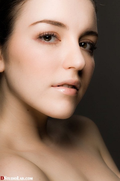 Female model photo shoot of Lena Tkachenko