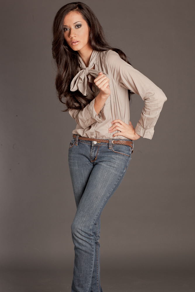 Female model photo shoot of Rebecca Aman