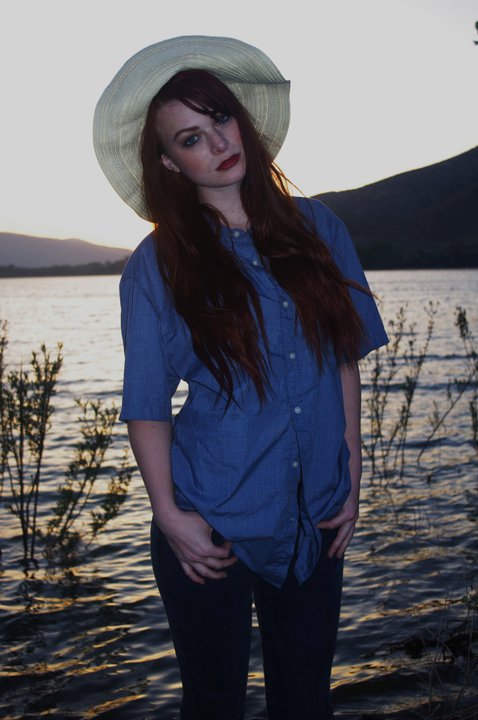 Female model photo shoot of Daisy Myers