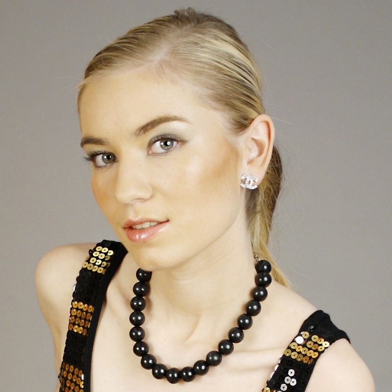 Female model photo shoot of Diana Navratilova