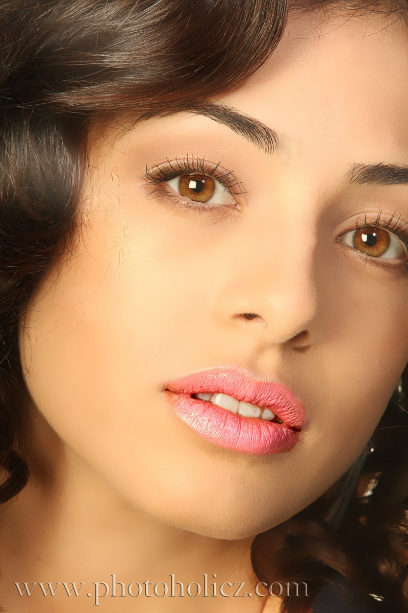 Female model photo shoot of Ellisse Herrera