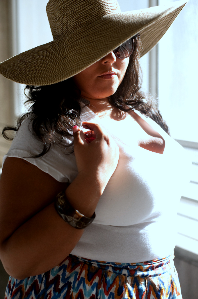 Female model photo shoot of Curve Apeele