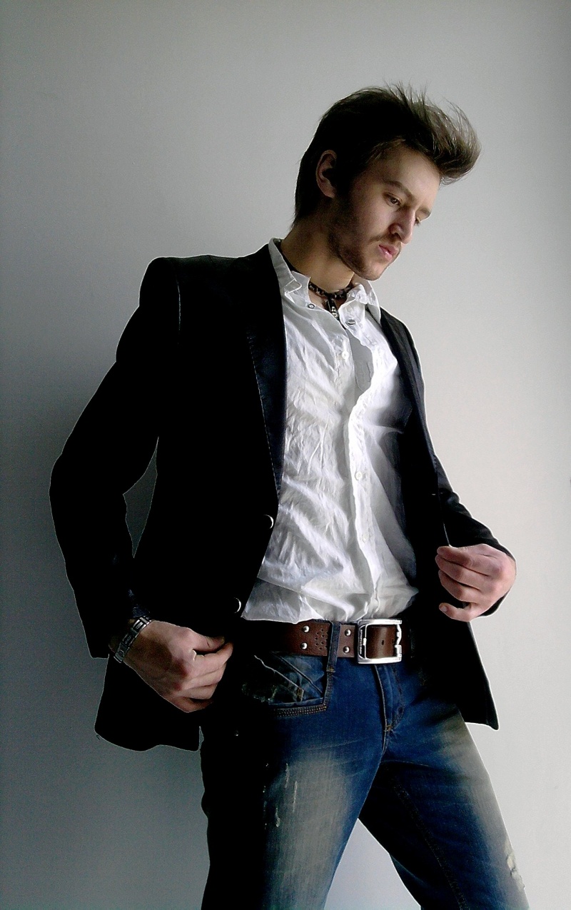 Male model photo shoot of ARTAN SHEHU in Kosova