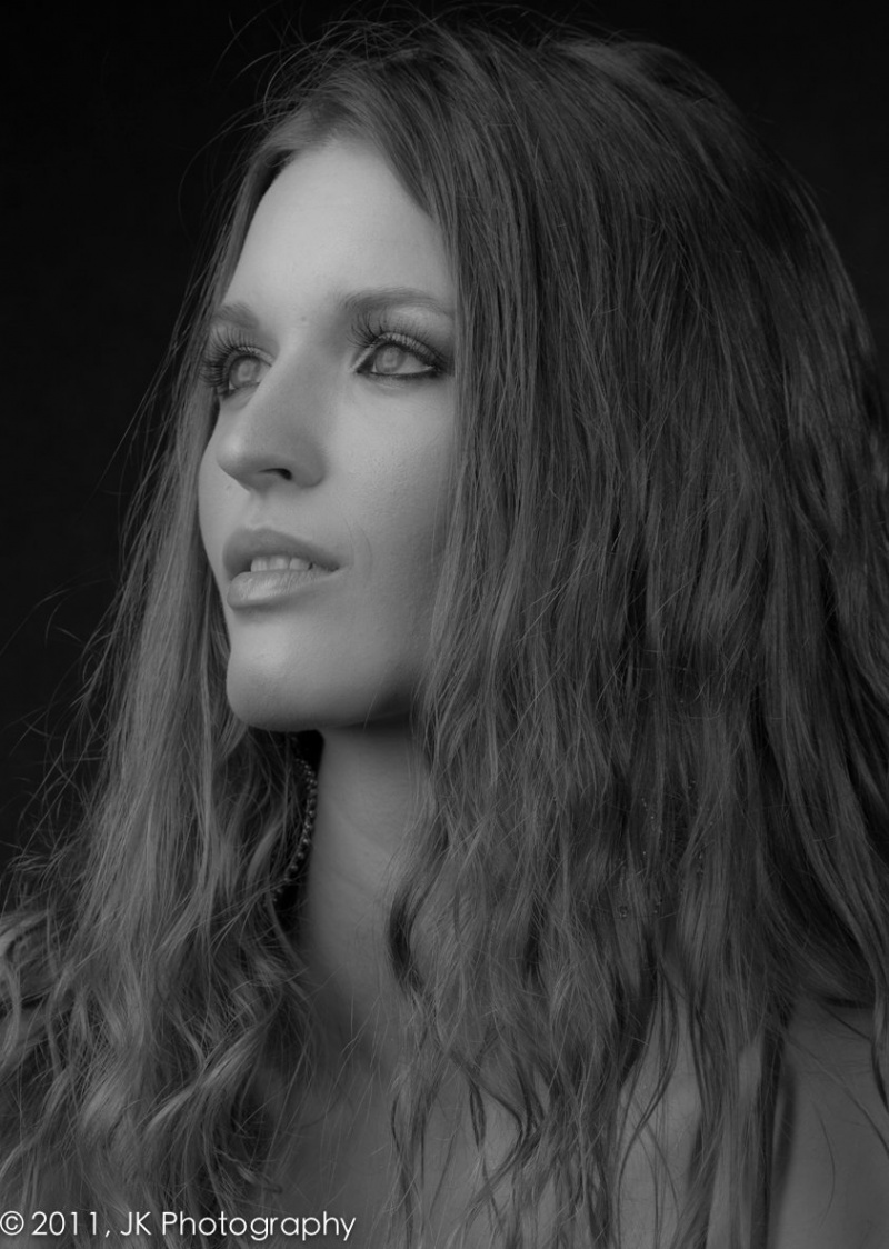 Female model photo shoot of Hannah Jax by John Kincaid, makeup by JM