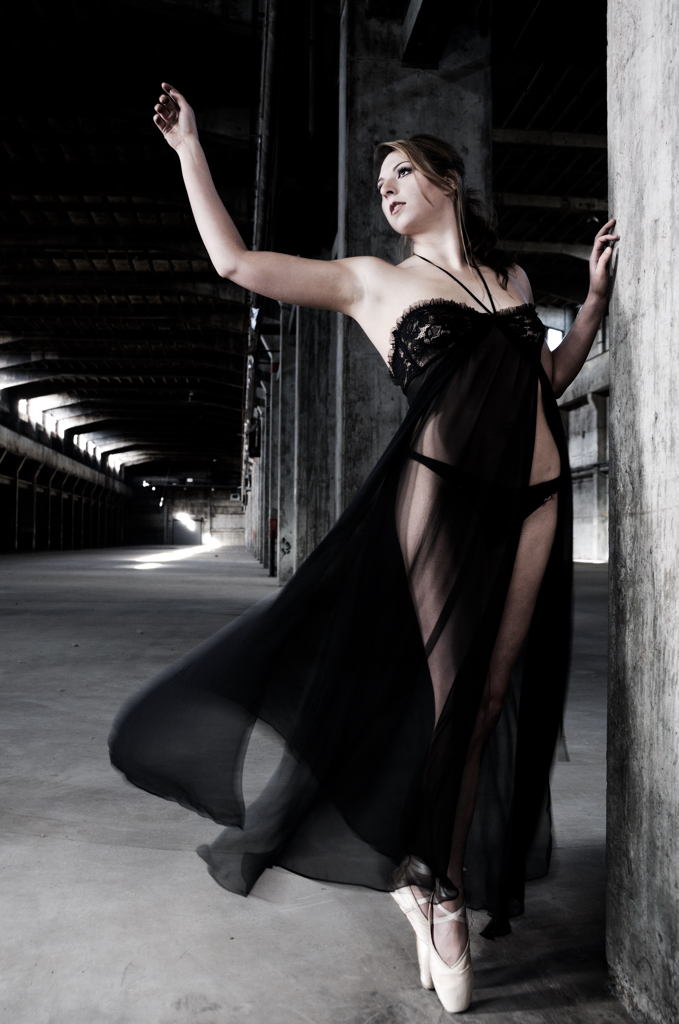 Female model photo shoot of Jessica Farwell by Jon Bauer