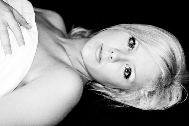 Female model photo shoot of lauren pounds
