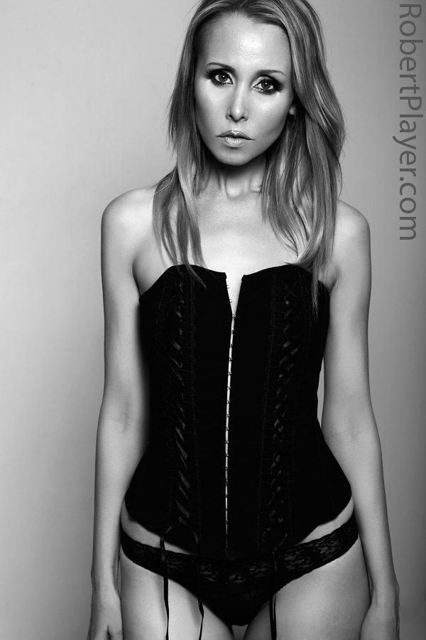 Female model photo shoot of CarrieHamblin by gms-photo
