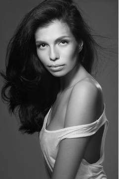 Female model photo shoot of Adriana-Villalba