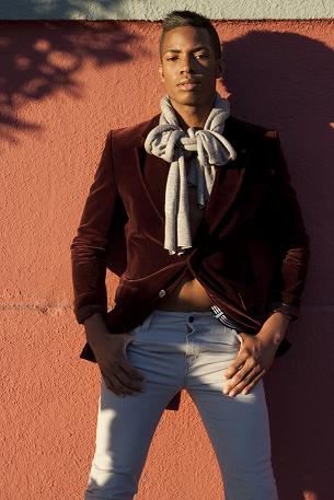 Male model photo shoot of Shaun White