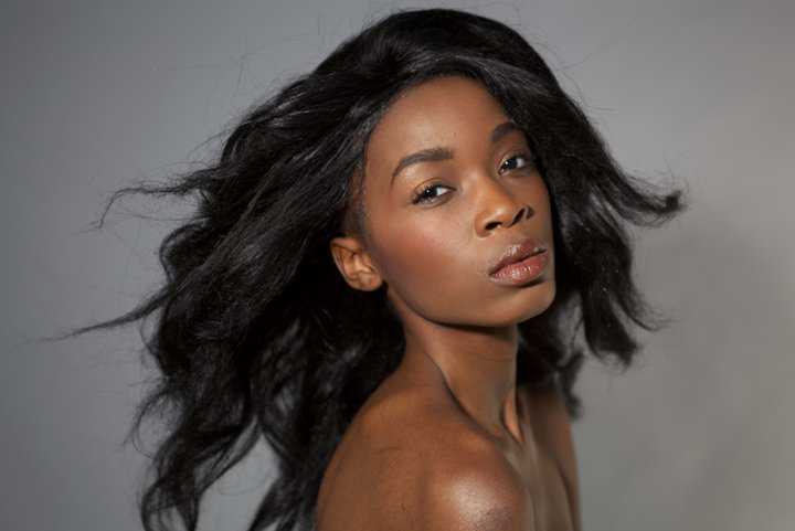 Female model photo shoot of Carole Kikeba