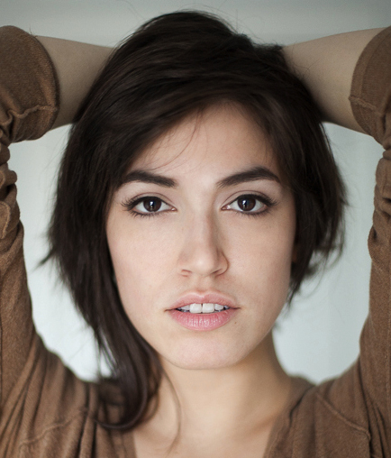 Female model photo shoot of Sofia Carrera
