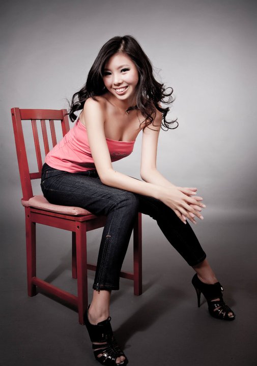 Female model photo shoot of Gisele Chong