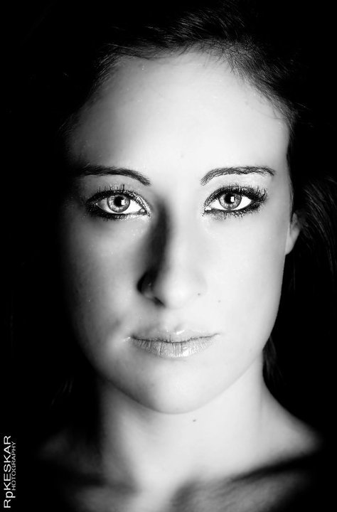 Female model photo shoot of Ashley0204 by riksphotog