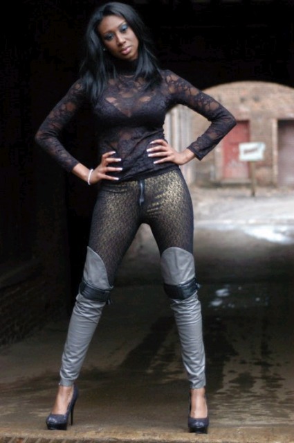 Female model photo shoot of Shareese D
