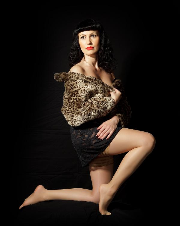 Female model photo shoot of Eloise5 by Pete Howard Photography in Stevenage
