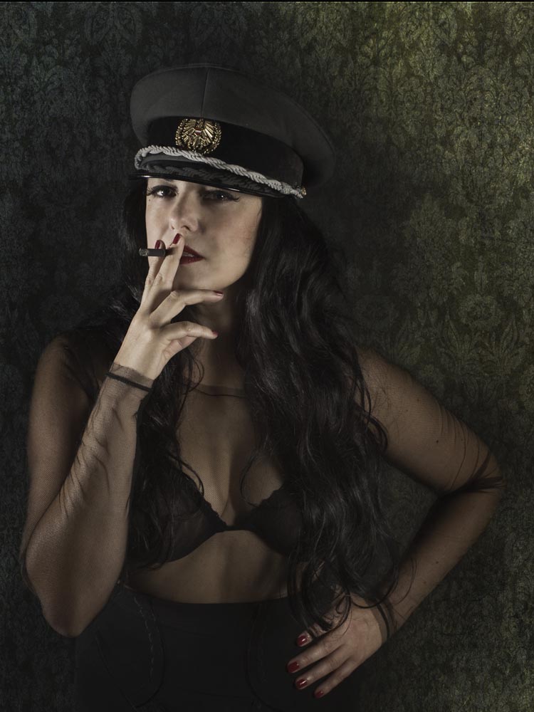 Female model photo shoot of Raquel Blanco
