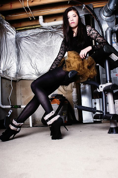 Female model photo shoot of Elle Mychael