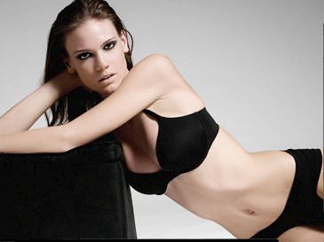 Female model photo shoot of Elite Model Courtney O
