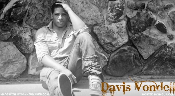 Male model photo shoot of Davis Vondell