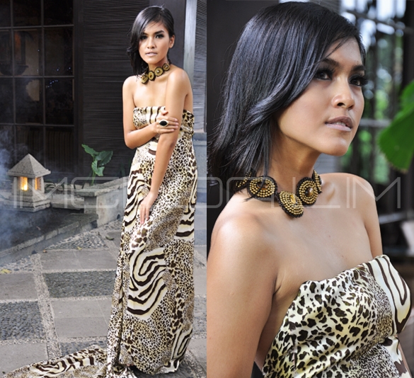 Female model photo shoot of Imelda LIM Photography in Singgasana Hotel Indonesia