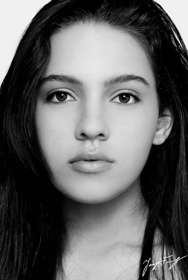 Female model photo shoot of Paloma Gomez