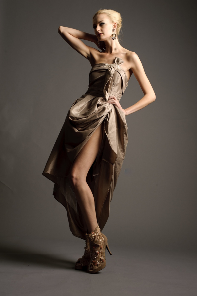 Female model photo shoot of Alison Weintraub