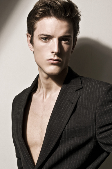 Male model photo shoot of Mic Wouda