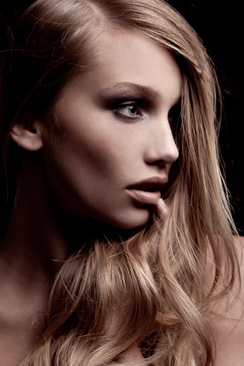 Female model photo shoot of Jessica McDonough
