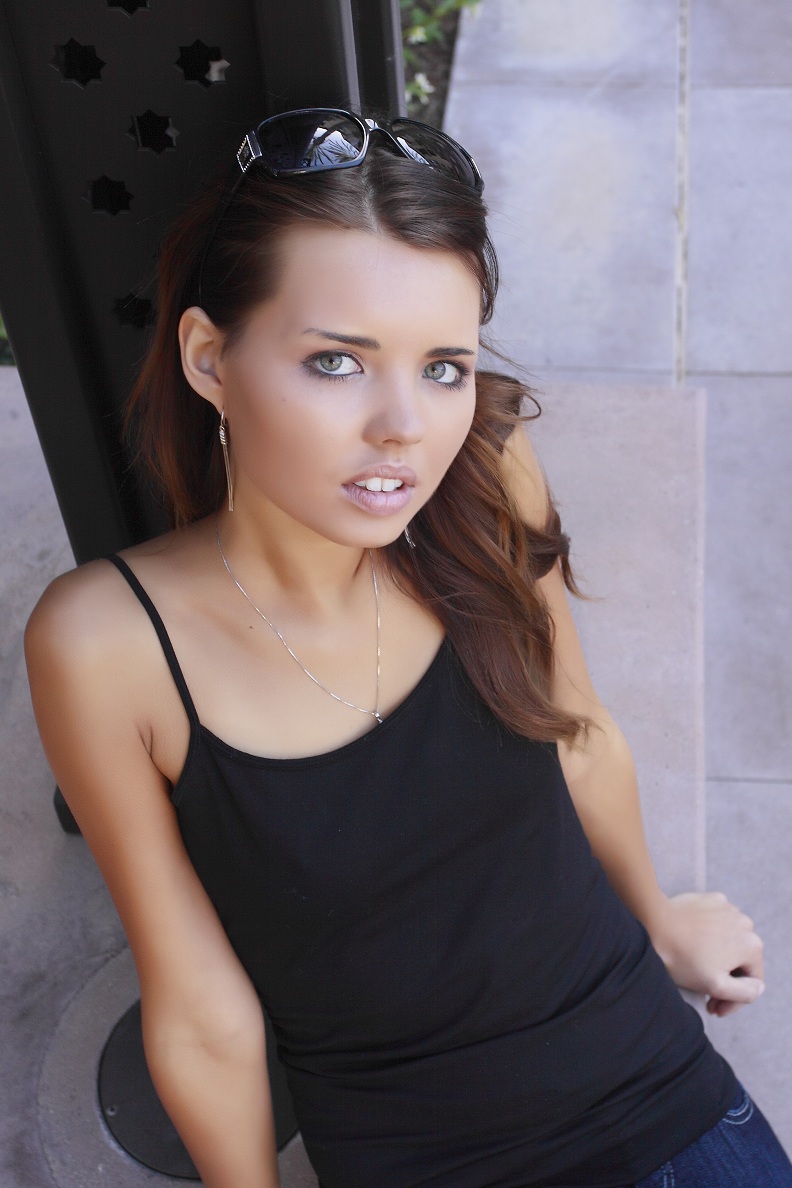 Female model photo shoot of pppolina