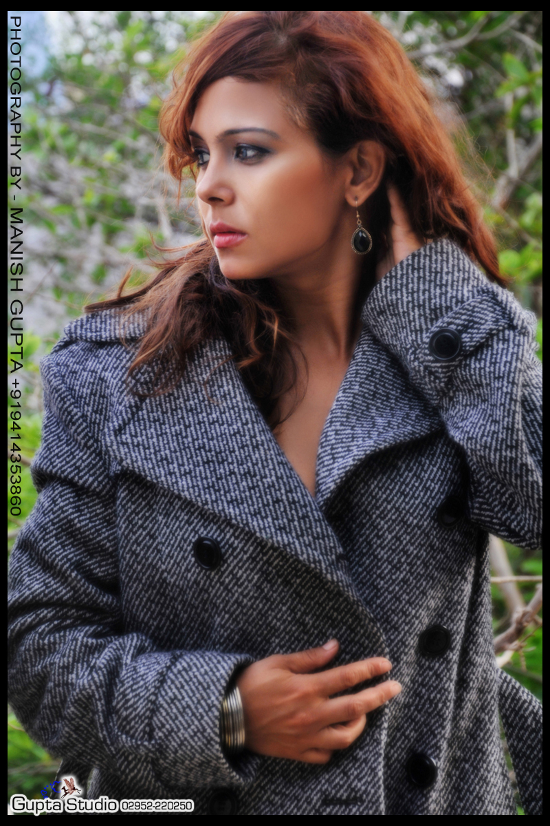 Female model photo shoot of radhicka das tay