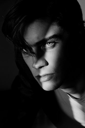 Male model photo shoot of Laurence Grey
